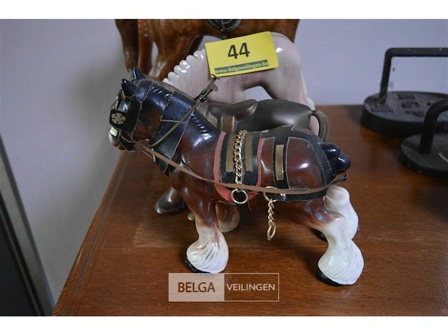 5 beeldjes van paarden - afbeelding 3 van  5