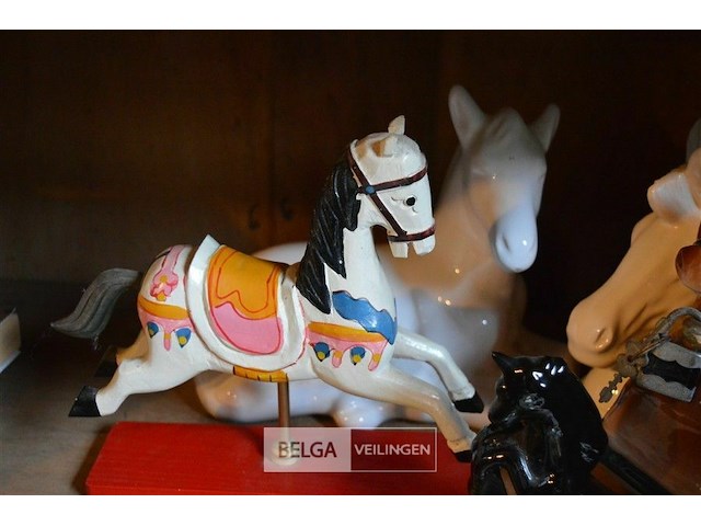±5 beeldjes van paardjes - afbeelding 2 van  3