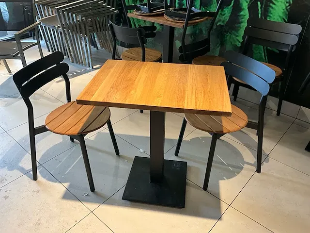 5 bistrotafels satelliet, compleet met 16 dito bijzetstoelen - afbeelding 1 van  6