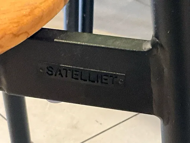 5 bistrotafels satelliet, compleet met 16 dito bijzetstoelen - afbeelding 5 van  6
