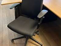 5 bureaus, 3 bureaustoelen en 2 kastjes - afbeelding 8 van  10