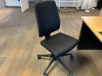 5 bureaus, stoelen en kastjes - afbeelding 5 van  13