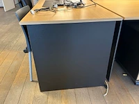 5 bureaus, stoelen en kastjes - afbeelding 8 van  13