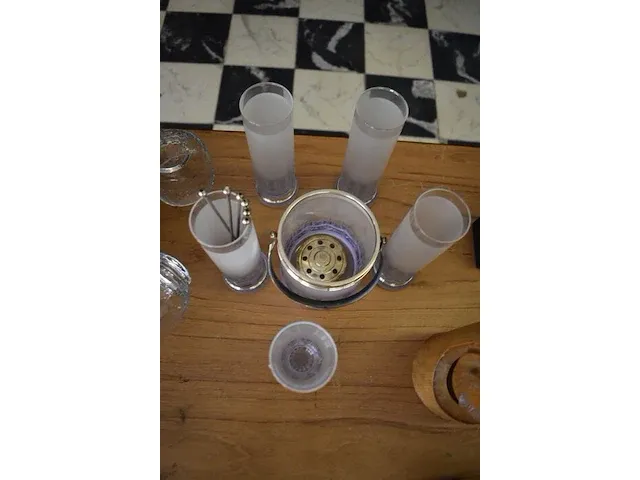 5 cocktailglazen met ijsemmer en lepels - afbeelding 3 van  6