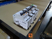 5 debflex stroomonderbrekers, 1 spanning indicator - afbeelding 3 van  4