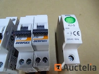 5 debflex stroomonderbrekers, 1 spanning indicator - afbeelding 4 van  4