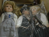 ±5 div poppen - afbeelding 1 van  3