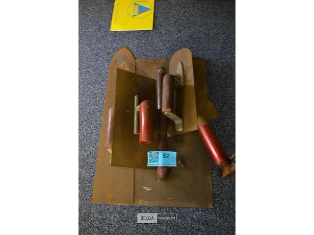 ±5 div stukadoorgereedschap - afbeelding 1 van  3