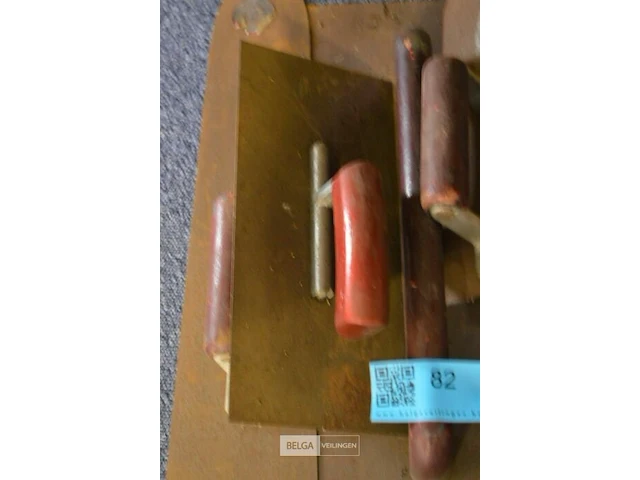 ±5 div stukadoorgereedschap - afbeelding 2 van  3