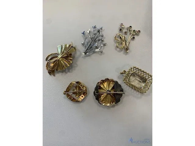 5 diverse broches compleet met accessoire - afbeelding 4 van  12