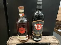 5 diverse flessen rum - afbeelding 1 van  2