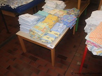 5 diverse houten tafels - afbeelding 1 van  2