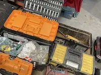 5 diverse opbergkoffers met inhoud - afbeelding 2 van  2