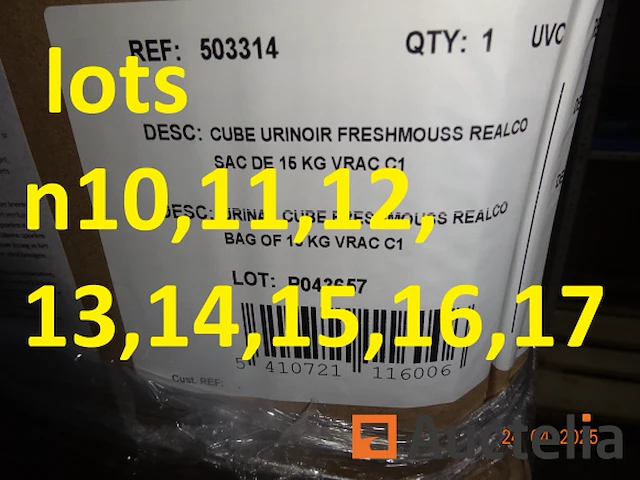 5 dozen freshmouss realco urinoirblokjes, de zakken zijn 16 kg - afbeelding 1 van  3