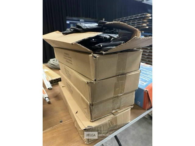5 dozen met geldbeugels - afbeelding 5 van  5