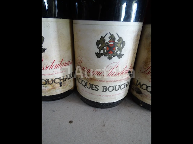 5 flessen bourgondische passetoutgrain jacques bouchard 1982 - afbeelding 1 van  5