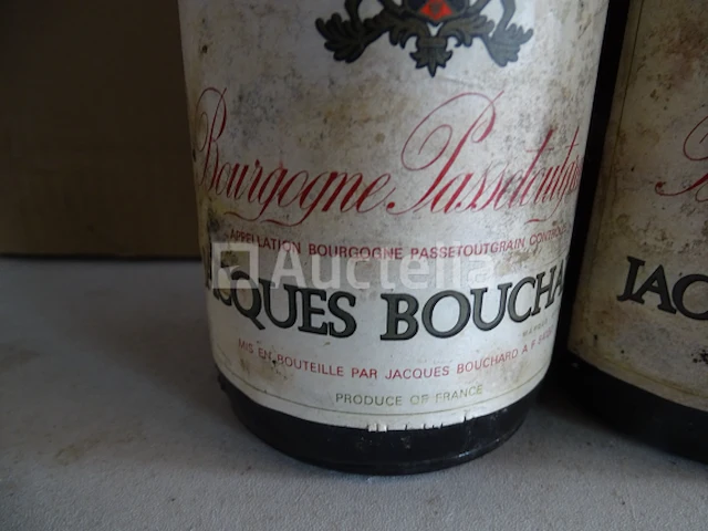 5 flessen bourgondische passetoutgrain jacques bouchard 1982 - afbeelding 3 van  5