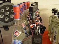 5 flessen crisp gin williams chase 70cl , 5 flessen gin modernessia 70cl (660,661) - afbeelding 1 van  3