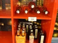 5 flessen dry gin edgerton pink 70cl, 2 flessen le tribute tonic water 20cl, 6 fl. le tribute olive lemonade 20cl, 2x4 fl. fever-tree ginger ale 20cl, 1 fl. franklin&sons rubarb tonic 20cl - afbeelding 1 van  6
