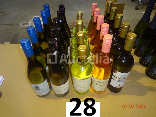 5 flessen sangiovesse witte wijn, 5 flessen sangiovesse rosé wijn, 5 flessen sauvignon witte wijn "les anges", 5 flessen leyda sauvignon reserve witte wijn - afbeelding 2 van  2
