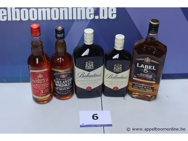 5 flessen whisky - afbeelding 1 van  1