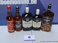 5 flessen whisky - afbeelding 1 van  1