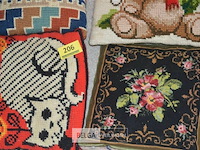 ±5 geborduurde sierkussens - afbeelding 3 van  3