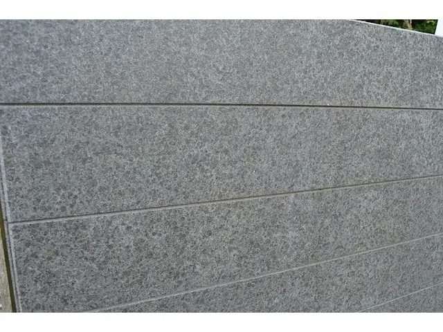 5 granieten platen gebrand en geborsteld met lijnen 2 zijden afgewerkt zwart 220x90x3 (9,90m2) , 3 granieten platen gebrand en geborsteld met lijnen 1 zijde afgewerkt zwart 220x90x3 (5,94m2) - afbeelding 4 van  9