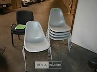 5 grijze vitra stapelstoelen kuipvorm - afbeelding 1 van  6