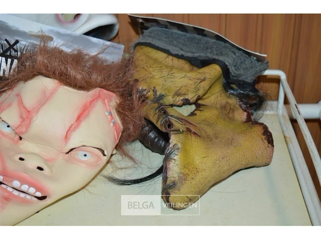 5 halloween maskers - afbeelding 3 van  4
