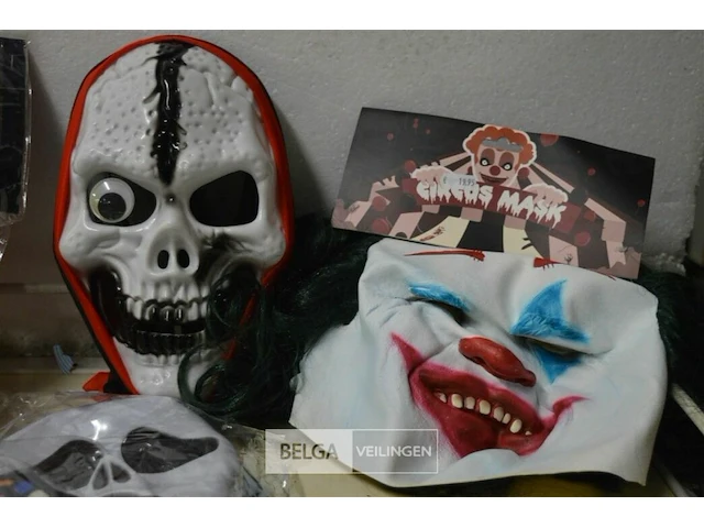 5 halloween maskers - afbeelding 2 van  4