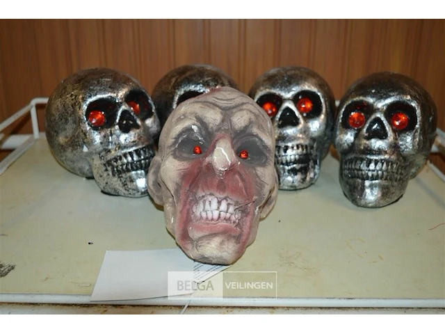 5 halloween skulls - afbeelding 1 van  4