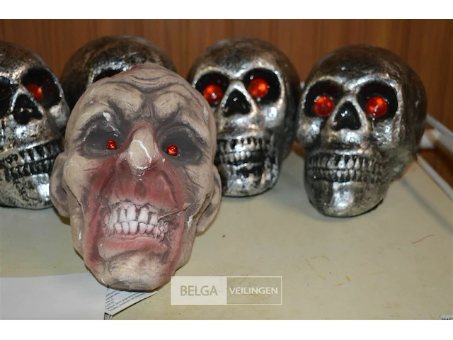 5 halloween skulls - afbeelding 3 van  4