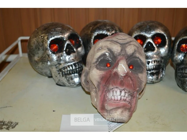 5 halloween skulls - afbeelding 2 van  3