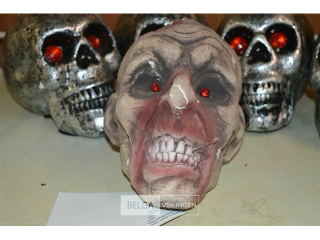 5 halloween skulls - afbeelding 4 van  4