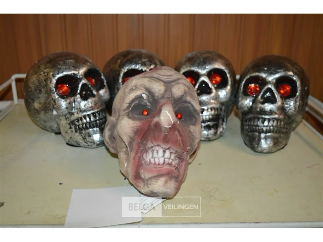 5 halloween skulls - afbeelding 1 van  3
