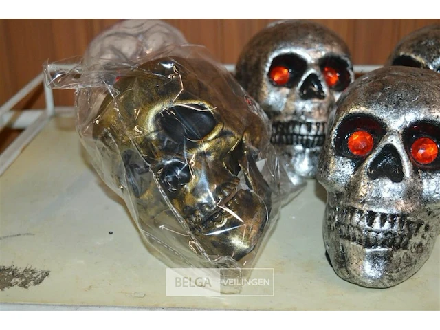 5 halloween skulls - afbeelding 3 van  5