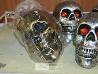 5 halloween skulls - afbeelding 3 van  5