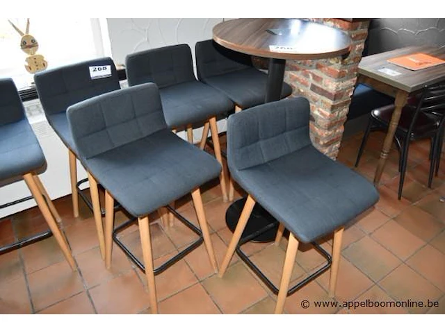 5 hoge stoelen in stof bekleed - afbeelding 1 van  1