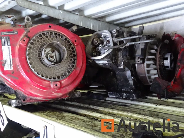 5 honda 270 cc motoren te reviseren, diverse accessoires - afbeelding 10 van  10