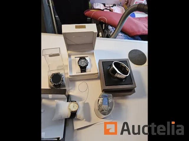 5 horloges (ref9) - afbeelding 1 van  6