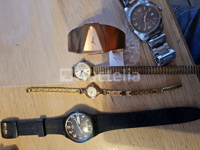 5 horloges - afbeelding 1 van  1
