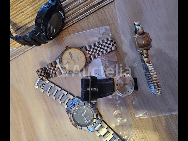 5 horloges - afbeelding 1 van  1