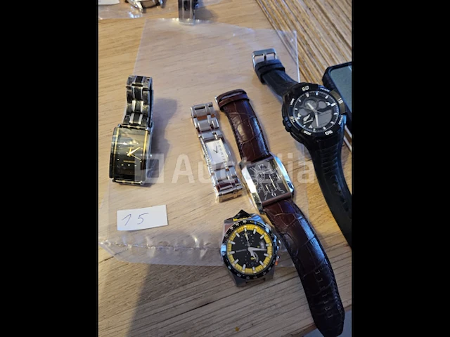 5 horloges - afbeelding 1 van  1