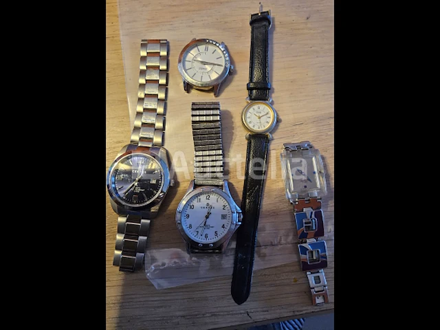5 horloges - afbeelding 1 van  1