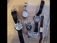 5 horloges - afbeelding 1 van  2