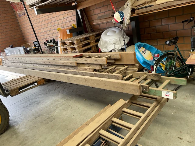 5 houten ladders - afbeelding 1 van  4