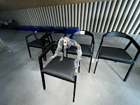 5 houten stoelen - afbeelding 1 van  5