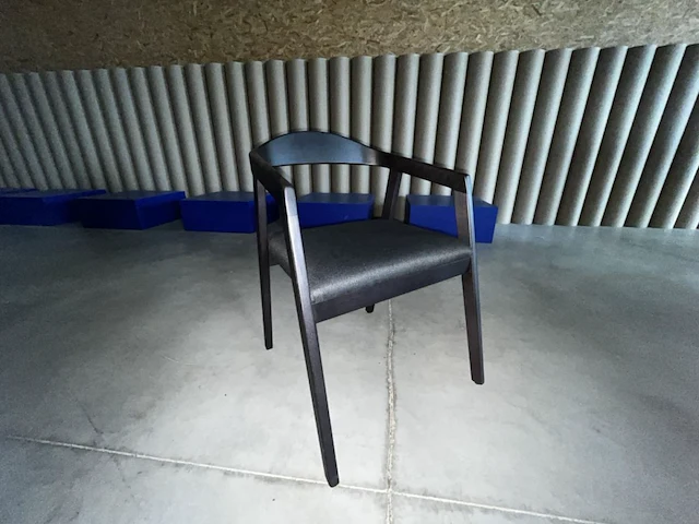 5 houten stoelen - afbeelding 2 van  5