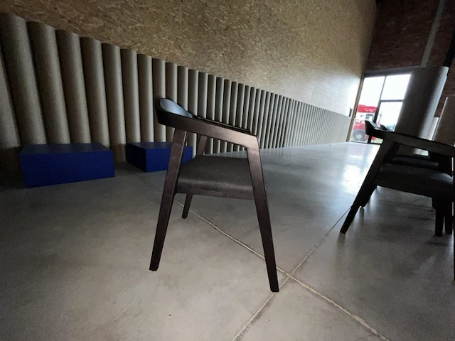 5 houten stoelen - afbeelding 3 van  5